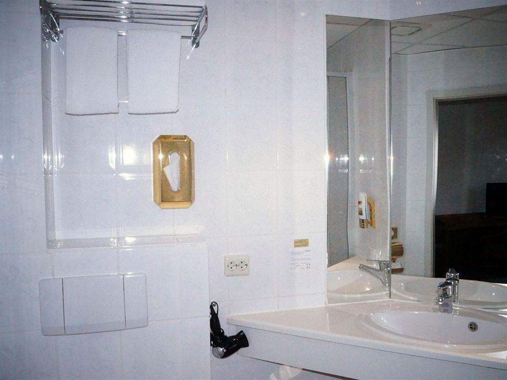 Itm Entree Glinde Restaurant & Tagungshotel Екстер'єр фото