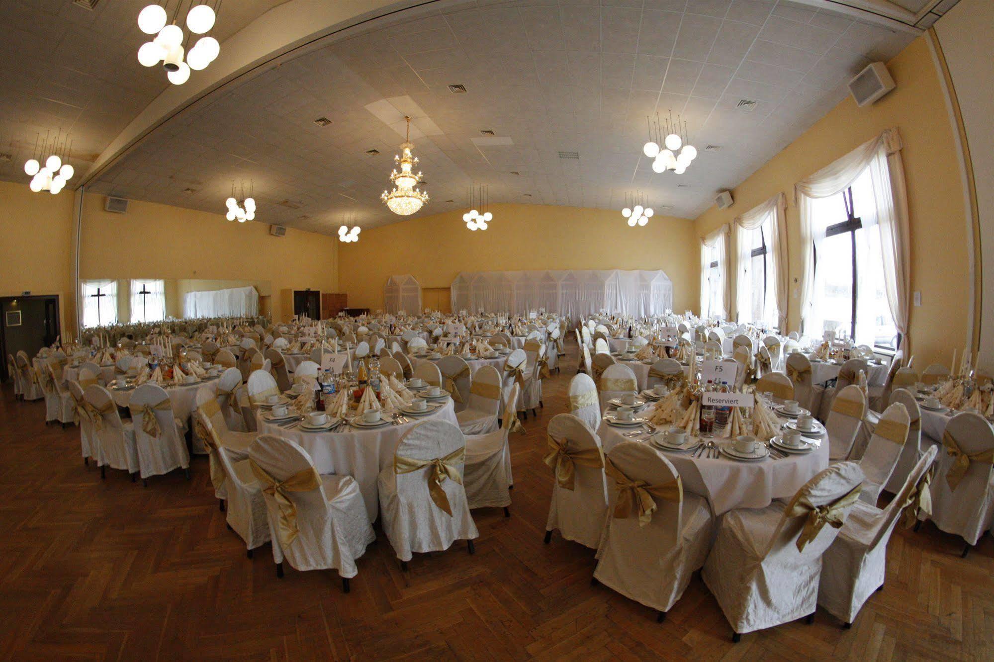Itm Entree Glinde Restaurant & Tagungshotel Екстер'єр фото
