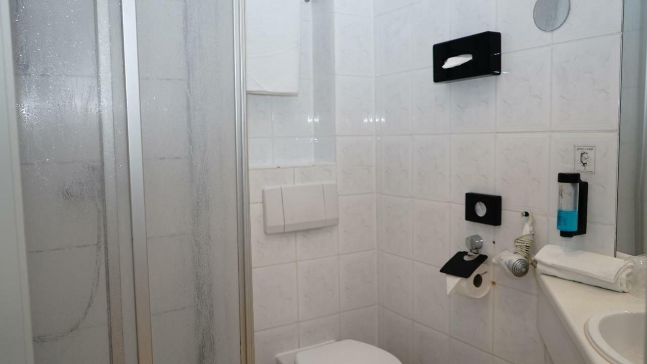 Itm Entree Glinde Restaurant & Tagungshotel Екстер'єр фото